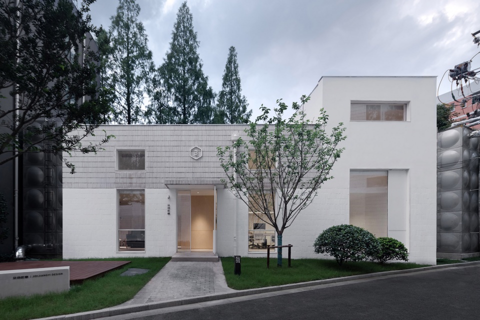 Jidijiangyi studio renovation design China by FANAF