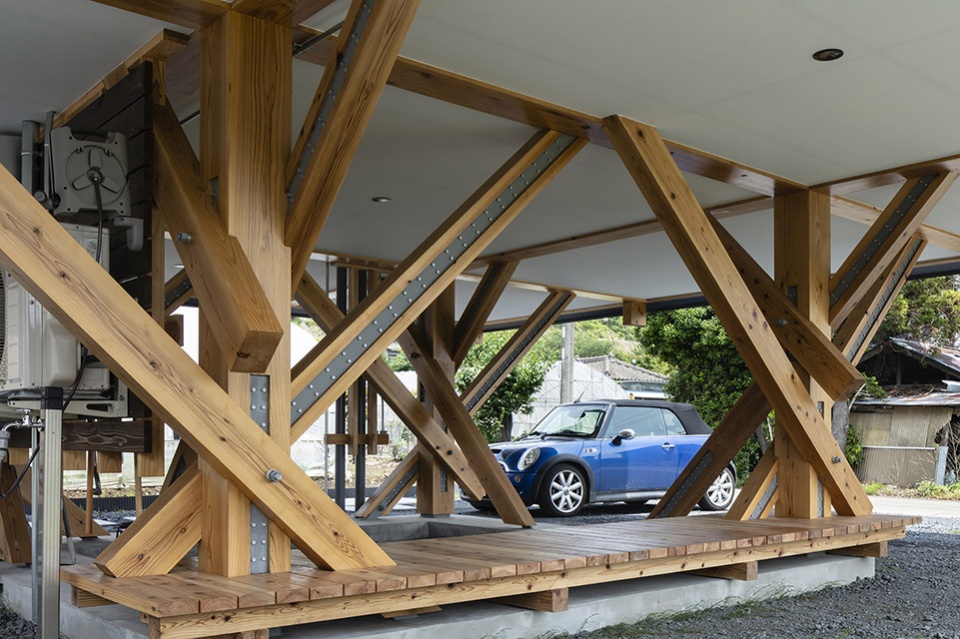 stilt house by ft architects