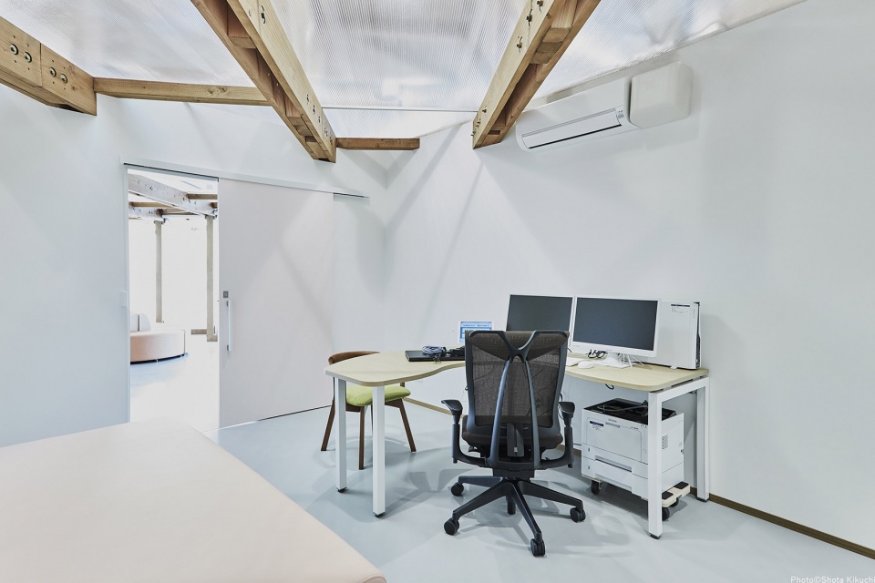 Konohana Clinic by OTA Archistudio Kubota Construction