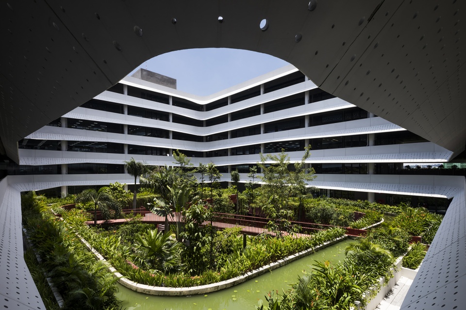 concrete waves by g8a architecture