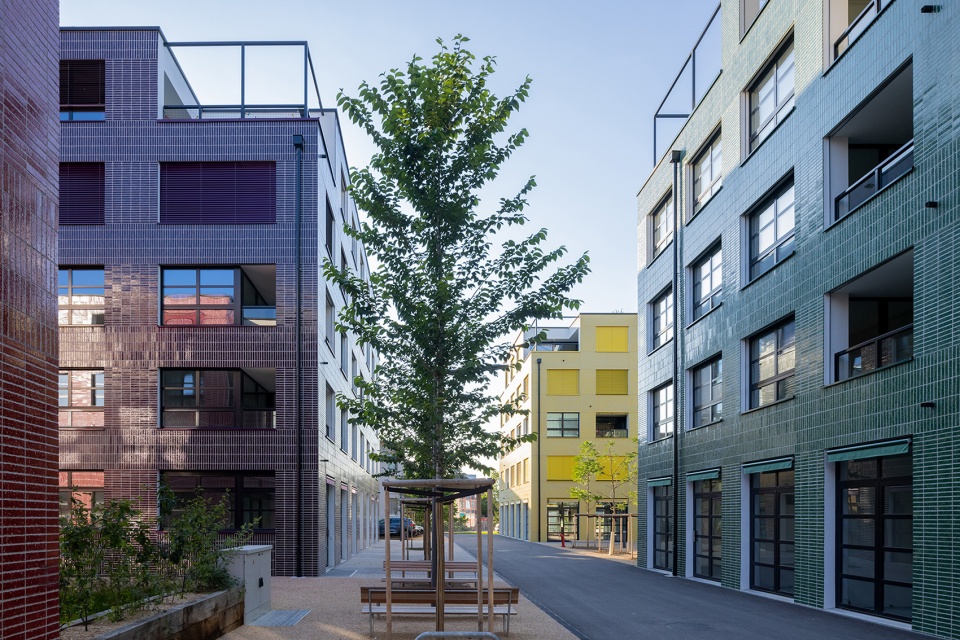 aux entrepots by hhf architects