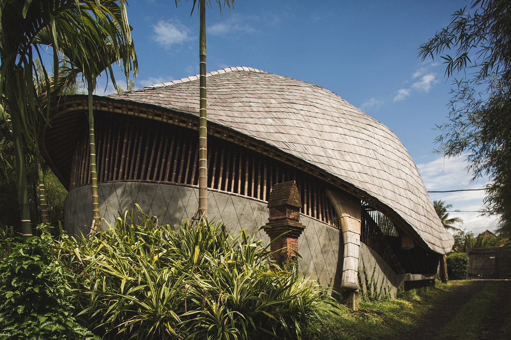 gooood archive curved roof