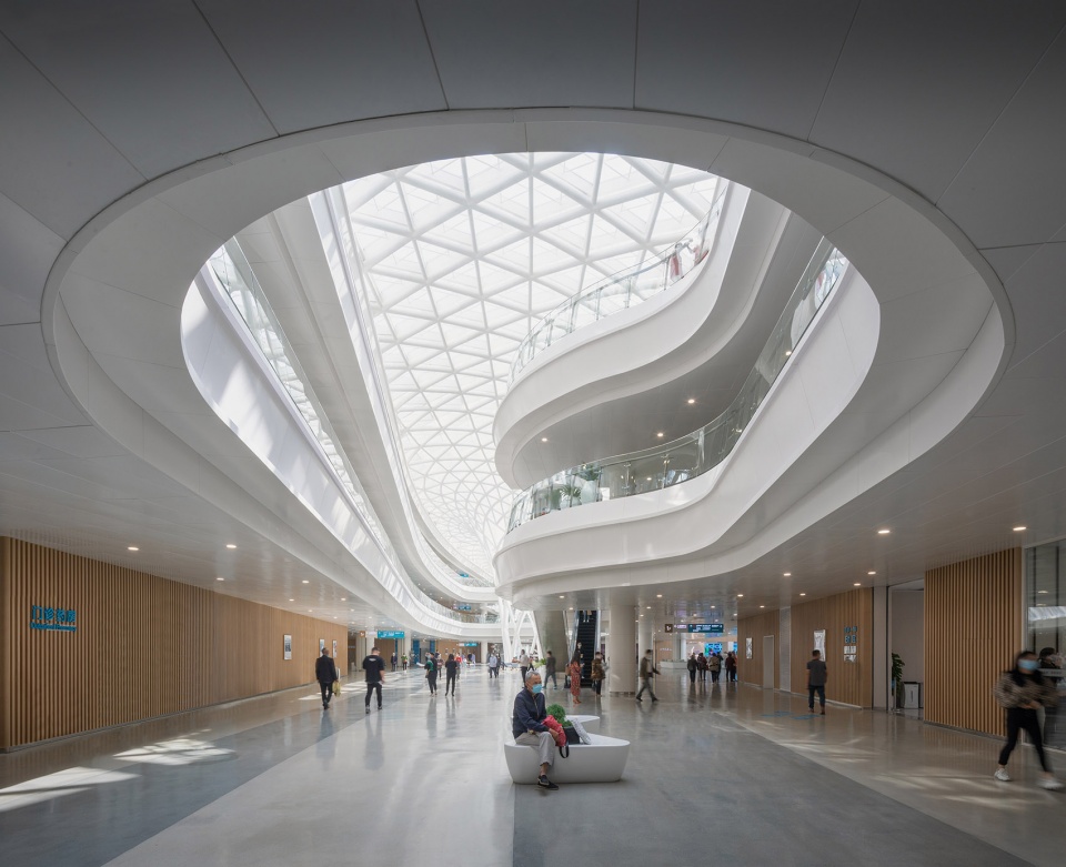 Huzhou Central Hospital by Perkins Will