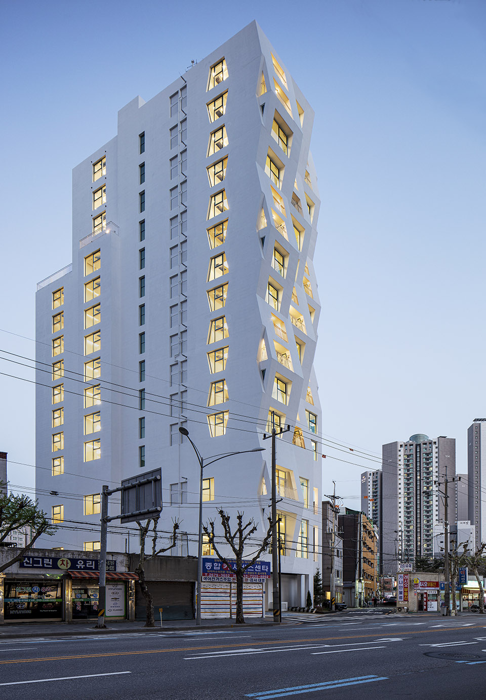 Ratio Building Tri Poly by Maaps Architects Cooperation