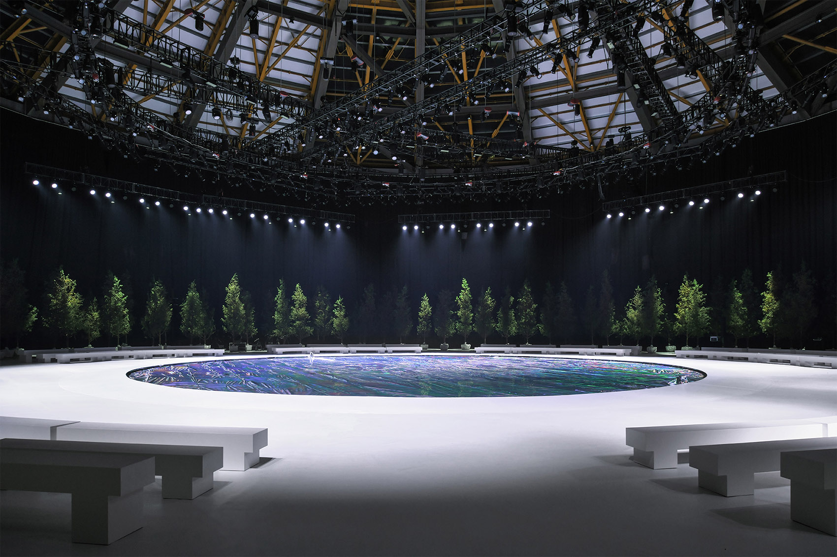 The Dome Resonance III VIVINIKO SS 2022 SHOW by DEVOLUTION