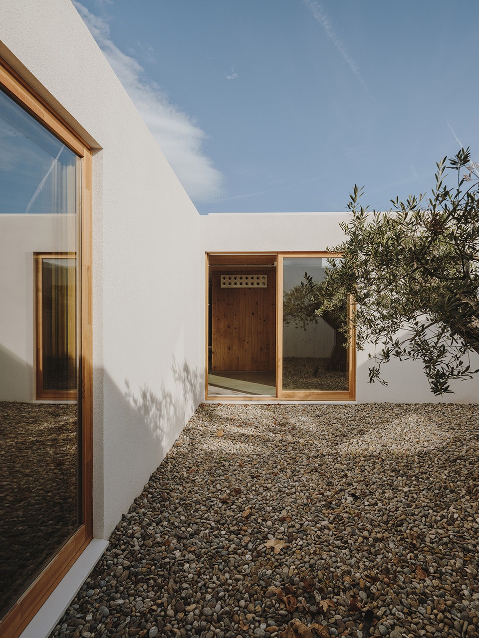 Alzheimers Day Center by GCA Architects
