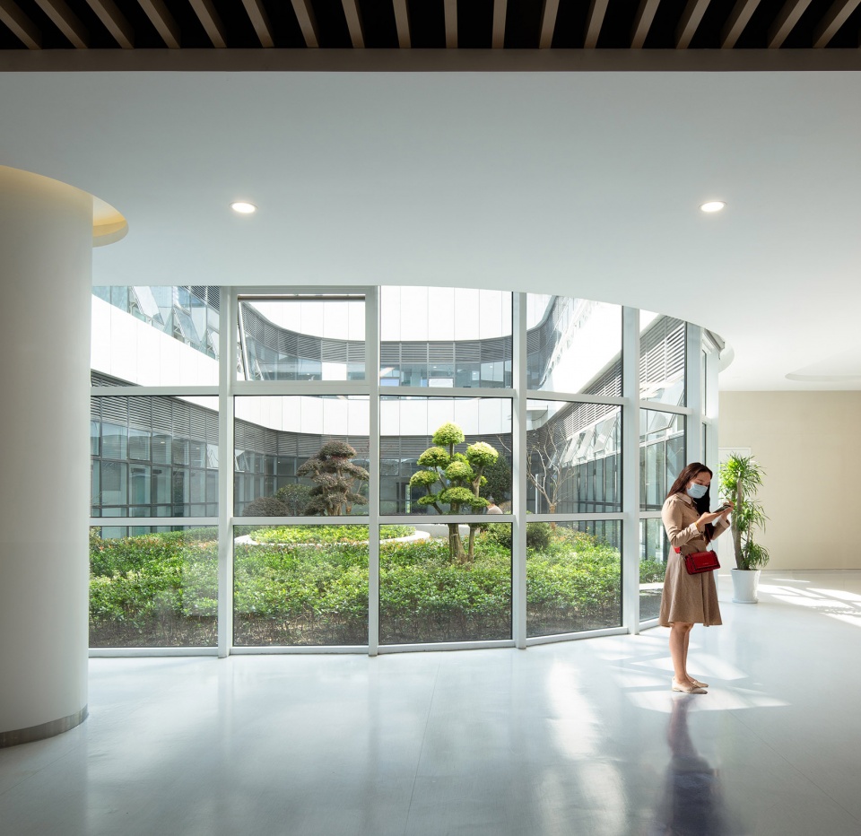 Huzhou Central Hospital by Perkins Will