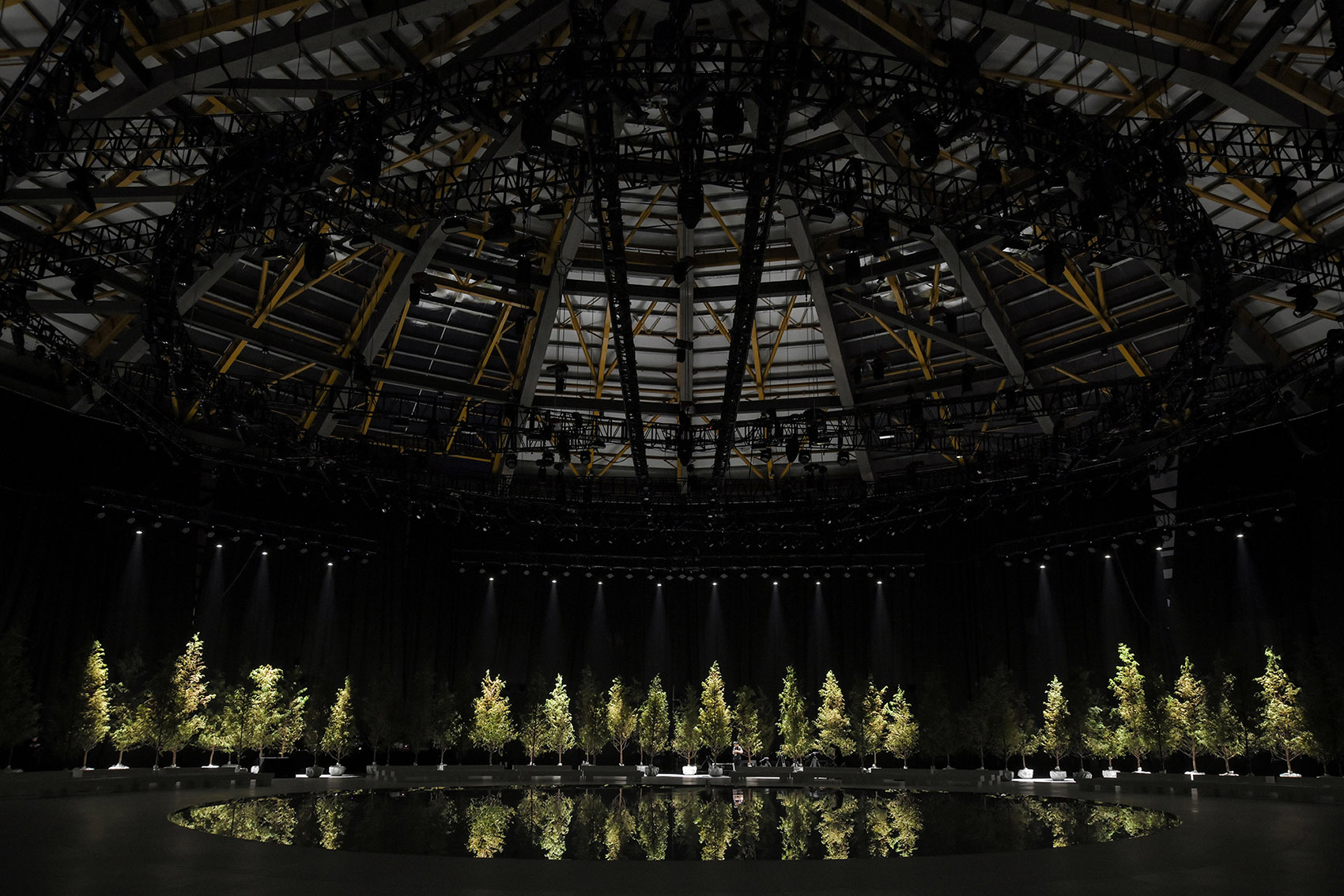 The Dome Resonance III VIVINIKO SS 2022 SHOW by DEVOLUTION