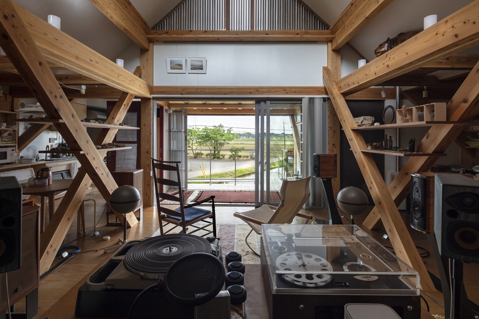 stilt house by ft architects