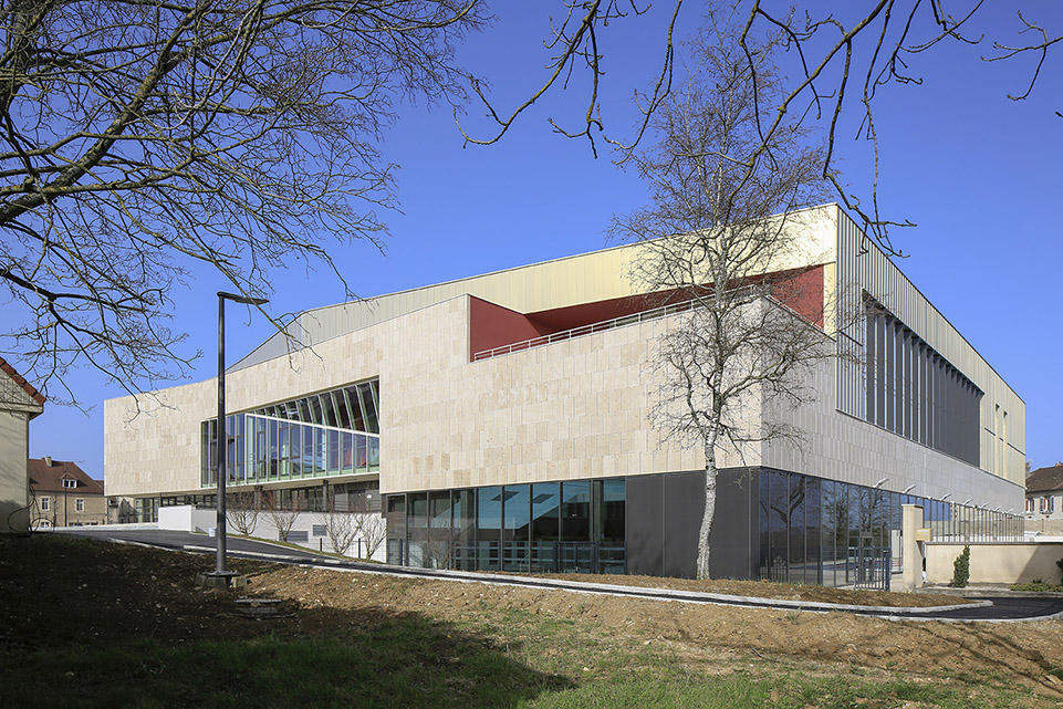 espace pierre tallagrand by tna architectes