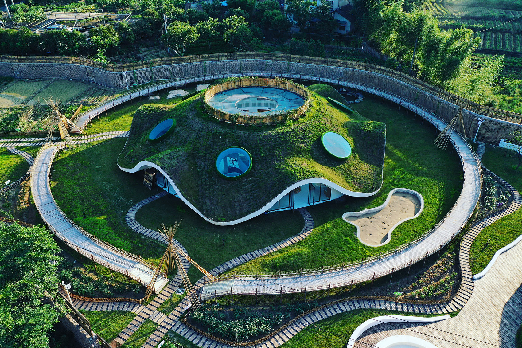 gooood archive curved roof