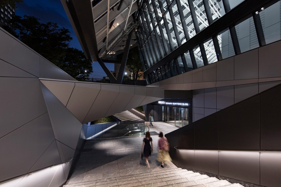 shinjuku sumitomo building by nikken sekkei ltd