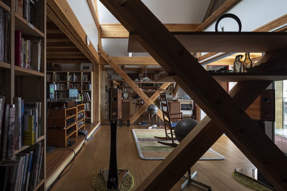 stilt house by ft architects