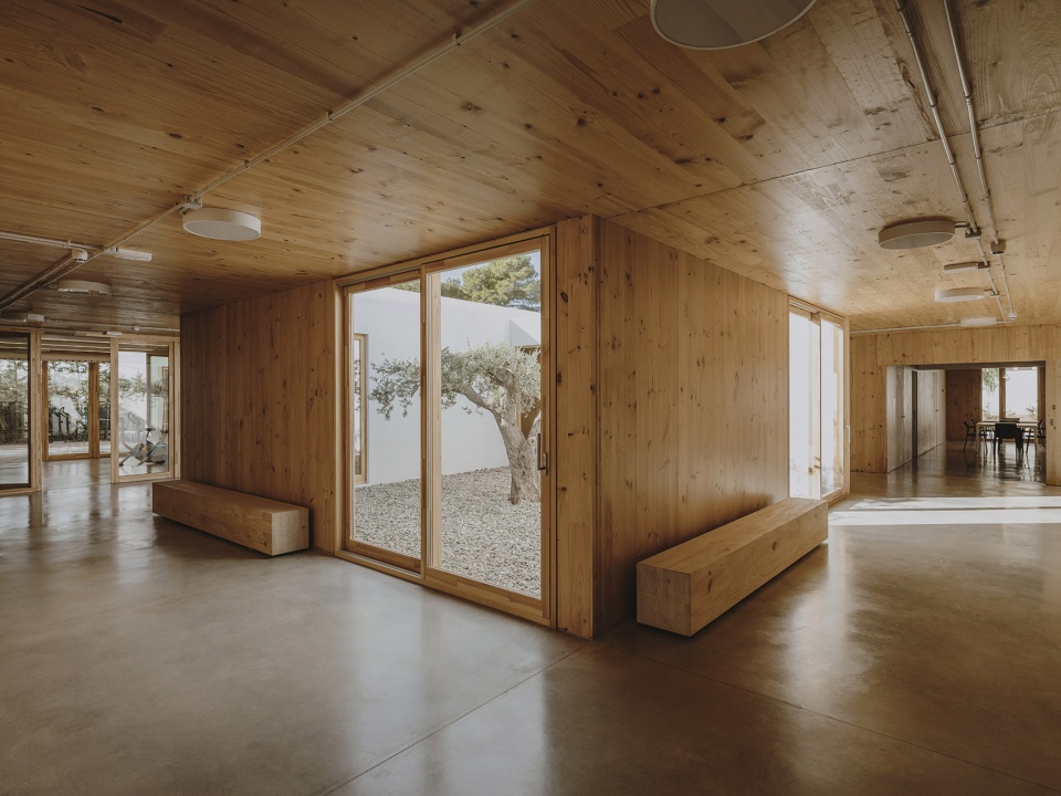 Alzheimers Day Center by GCA Architects