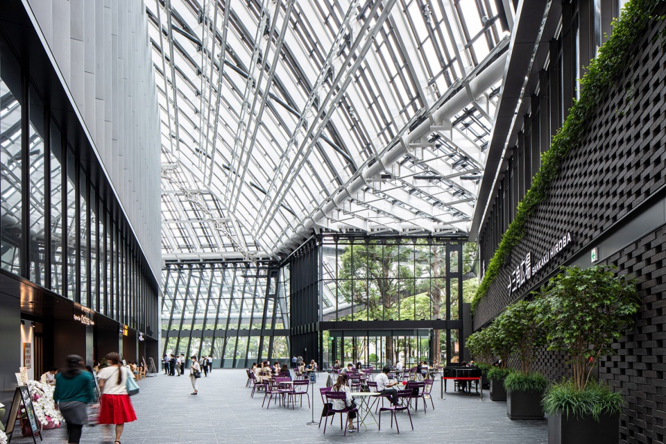 shinjuku sumitomo building by nikken sekkei ltd