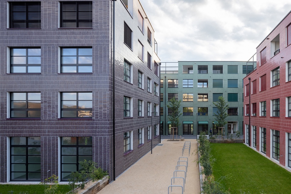 aux entrepots by hhf architects