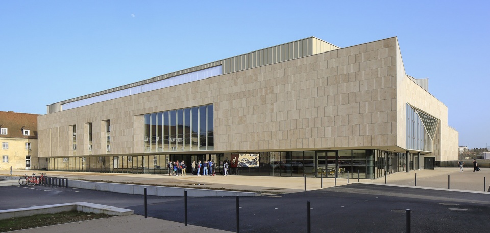 espace pierre tallagrand by tna architectes