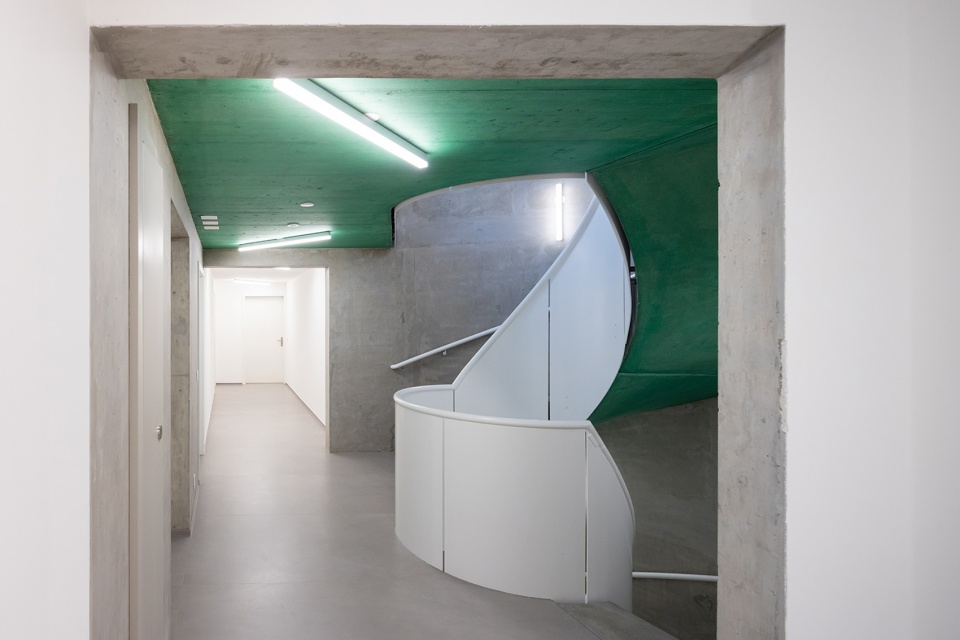 aux entrepots by hhf architects