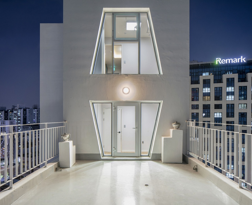 Ratio Building Tri Poly by Maaps Architects Cooperation