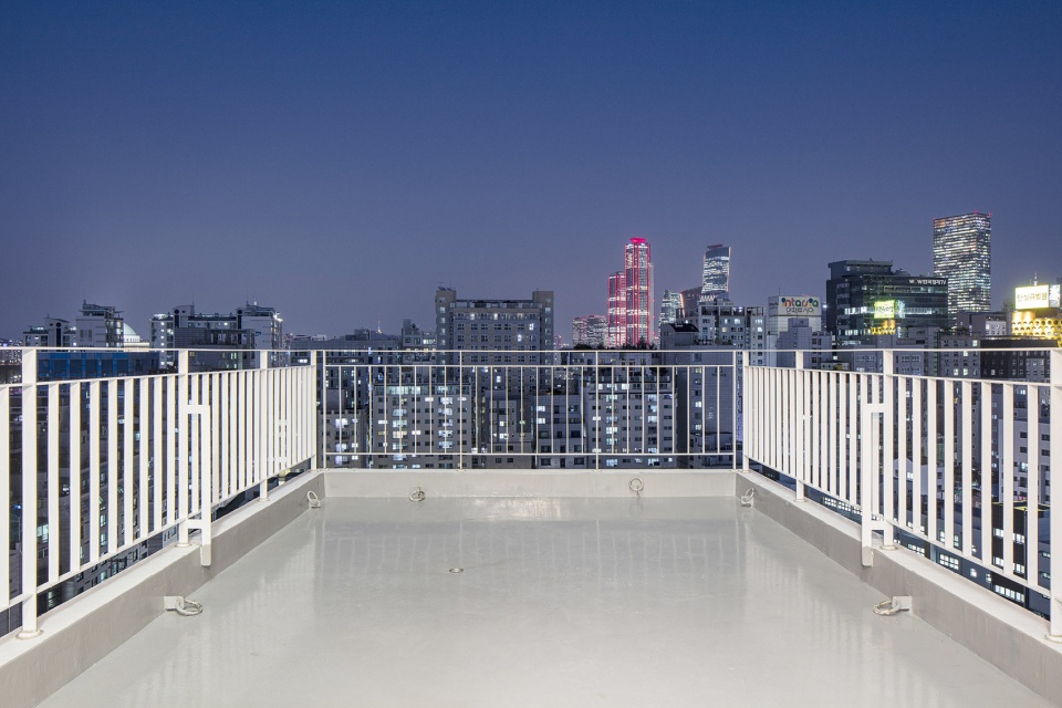 Ratio Building Tri Poly by Maaps Architects Cooperation
