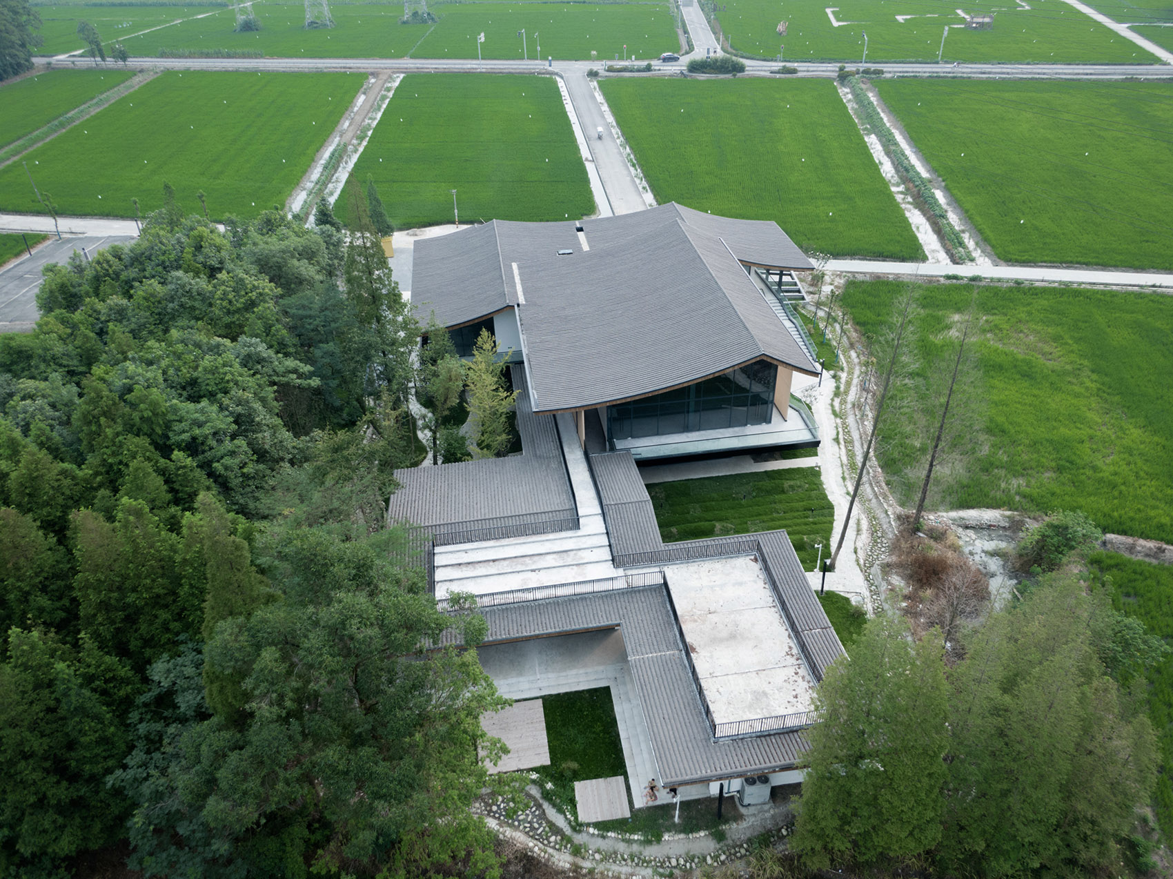 gooood archive curved roof