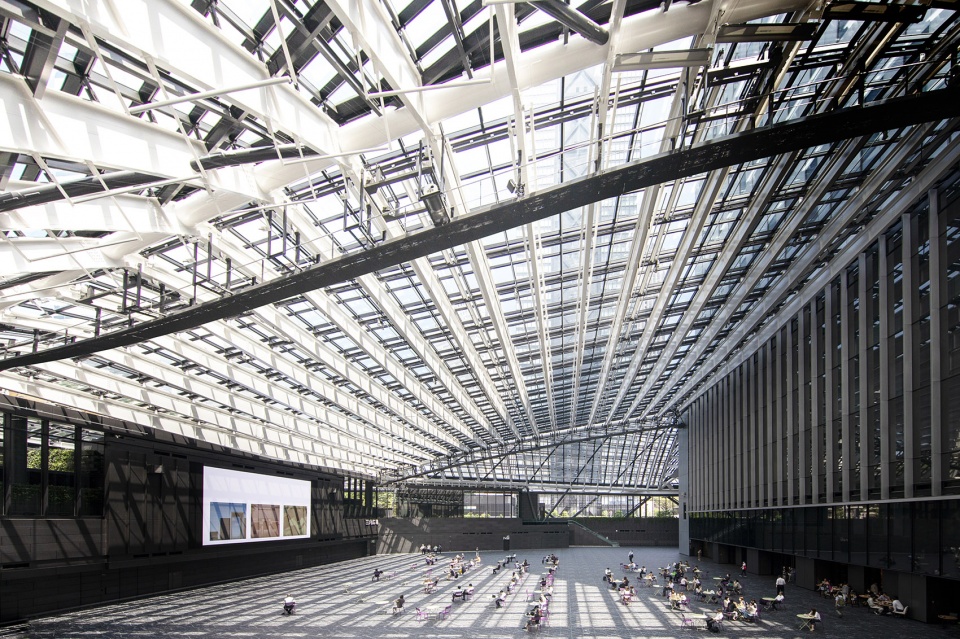shinjuku sumitomo building by nikken sekkei ltd