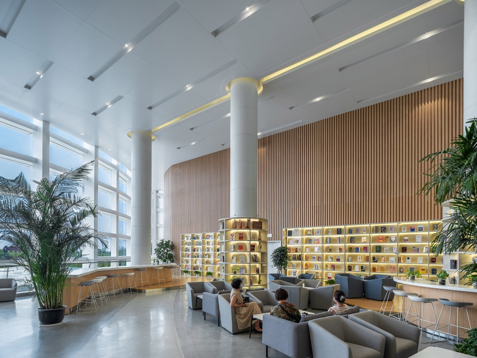 Huzhou Central Hospital by Perkins Will