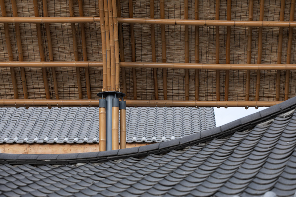 gooood archive curved roof