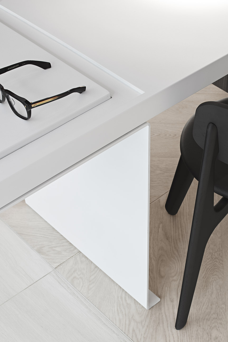 AEOM eyewear Reflect Architecture