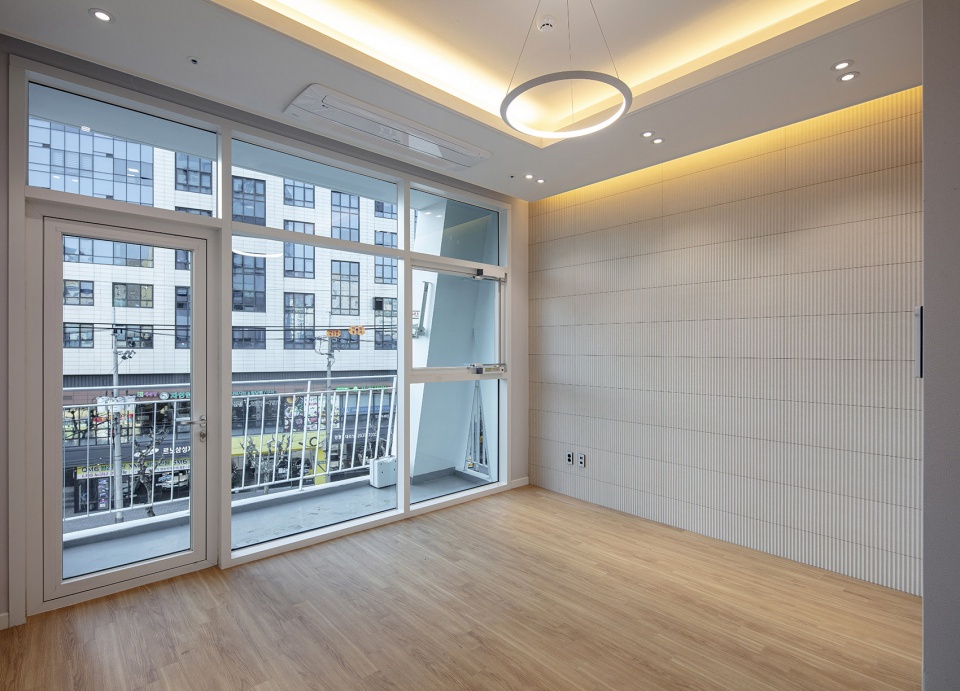 Ratio Building Tri Poly by Maaps Architects Cooperation