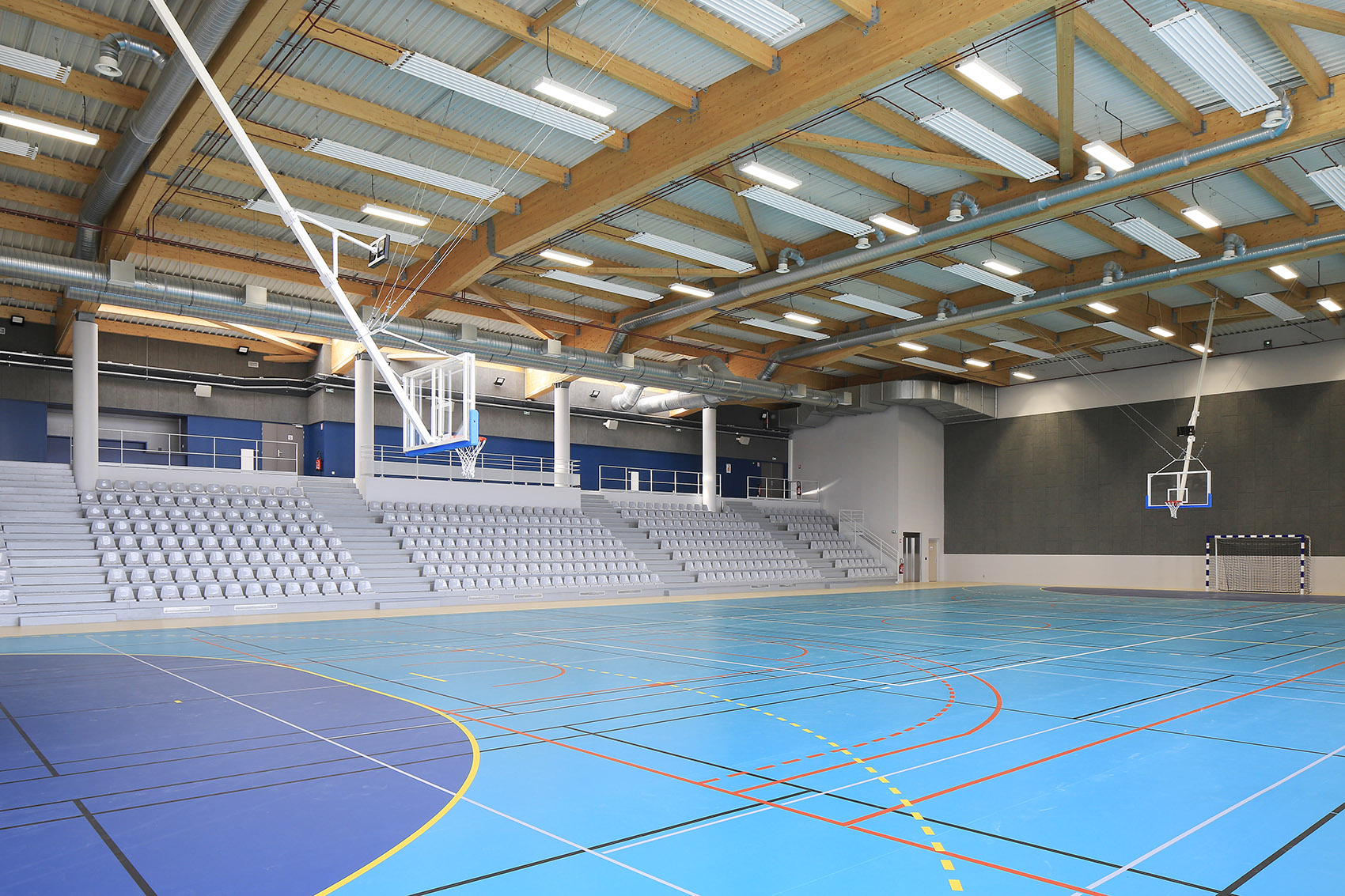 espace pierre tallagrand by tna architectes