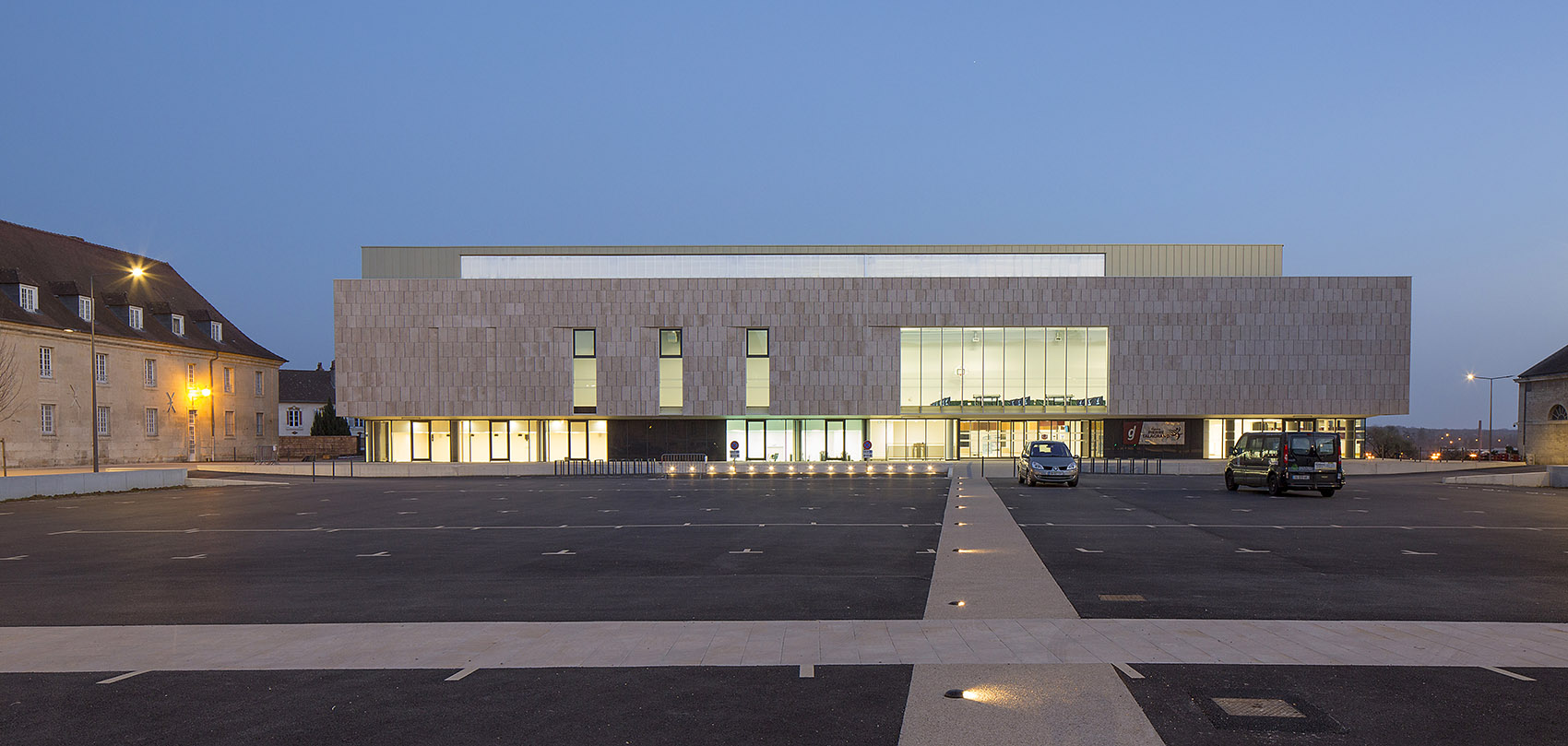 espace pierre tallagrand by tna architectes