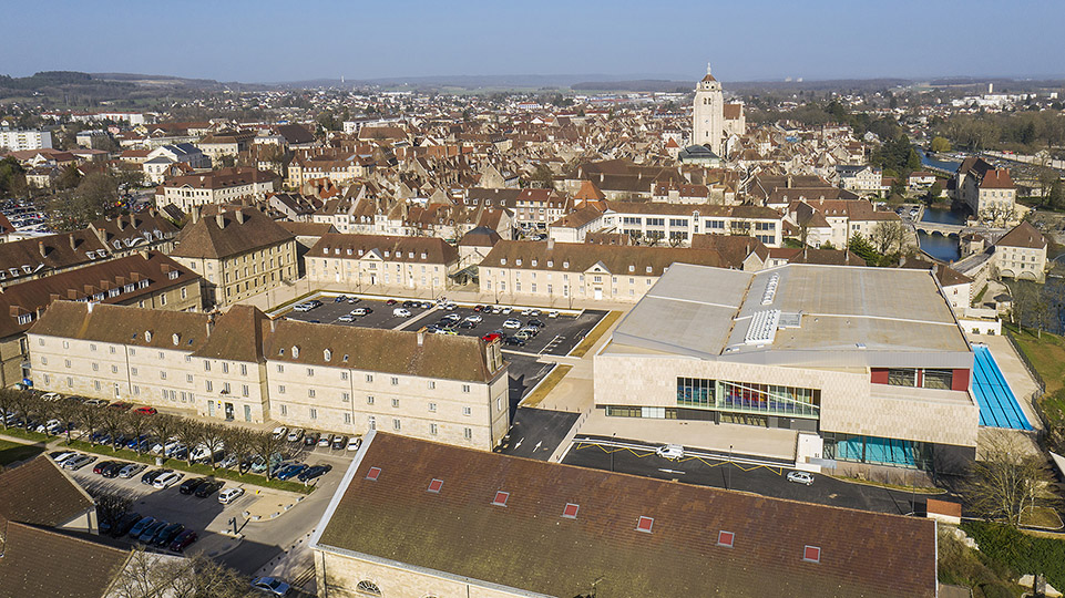 espace pierre tallagrand by tna architectes