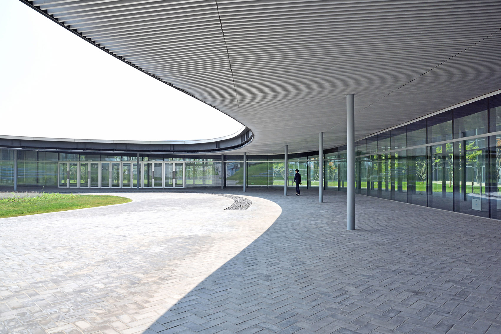 gooood archive curved roof