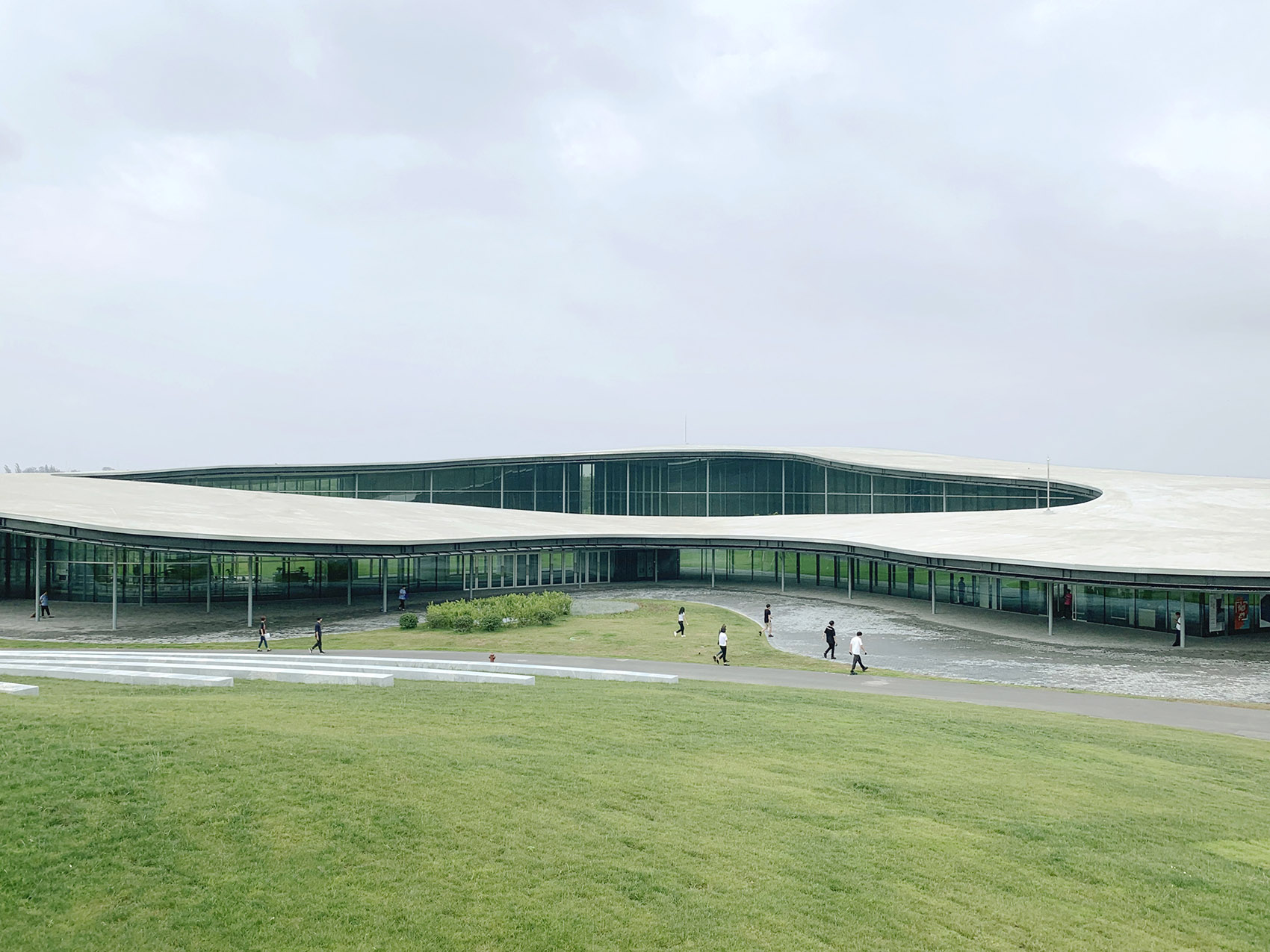 gooood archive curved roof