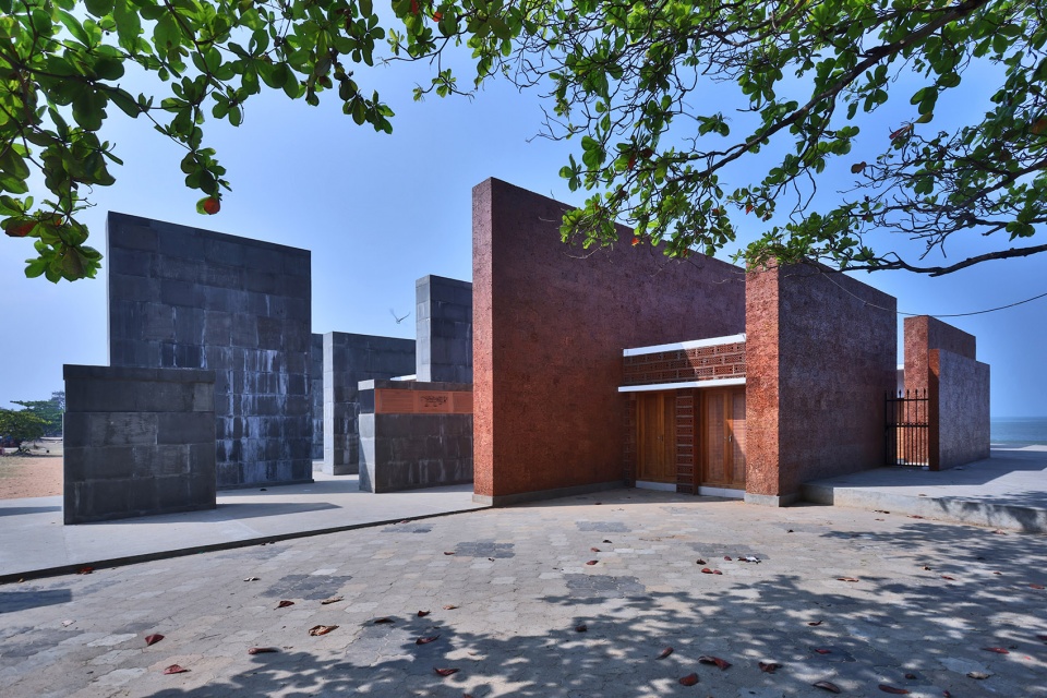 freedom square india by de earth architects