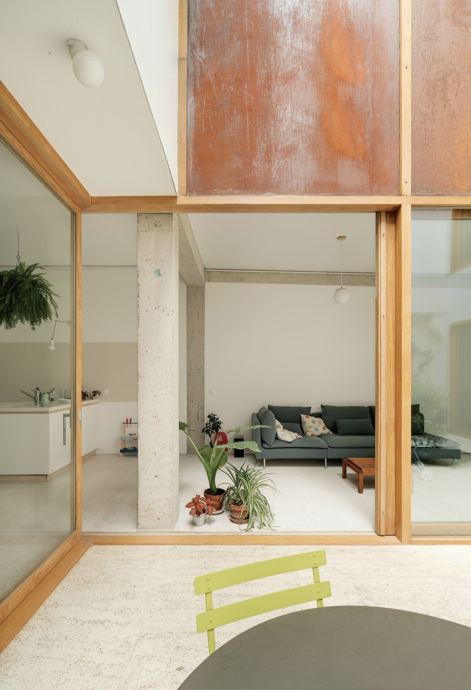 housing and ateliers in rue polonceau paris by yua studio darchitecture