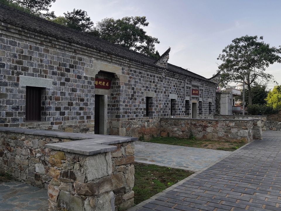 张培刚故居乡村礼堂与铜像纪念广场湖北华中科技大学谭刚毅教授工作室