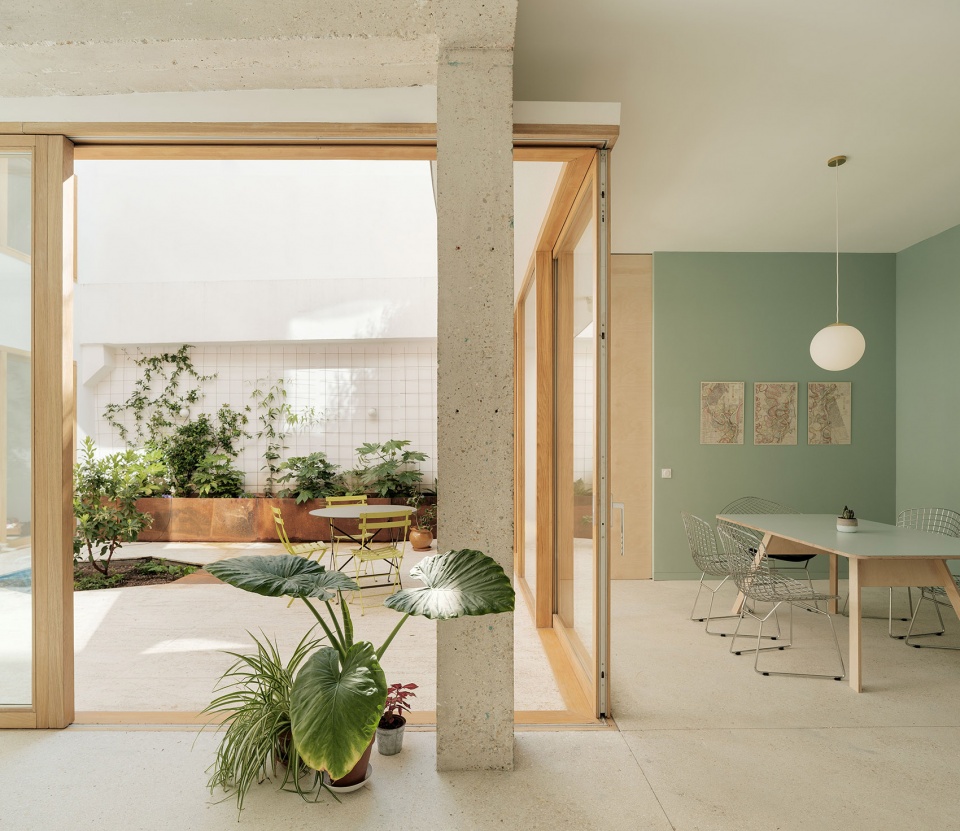 housing and ateliers in rue polonceau paris by yua studio darchitecture