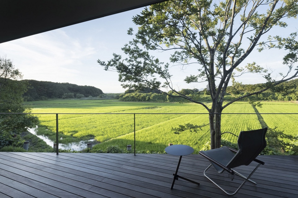 villa tsukuba japan by naoi architecture design office