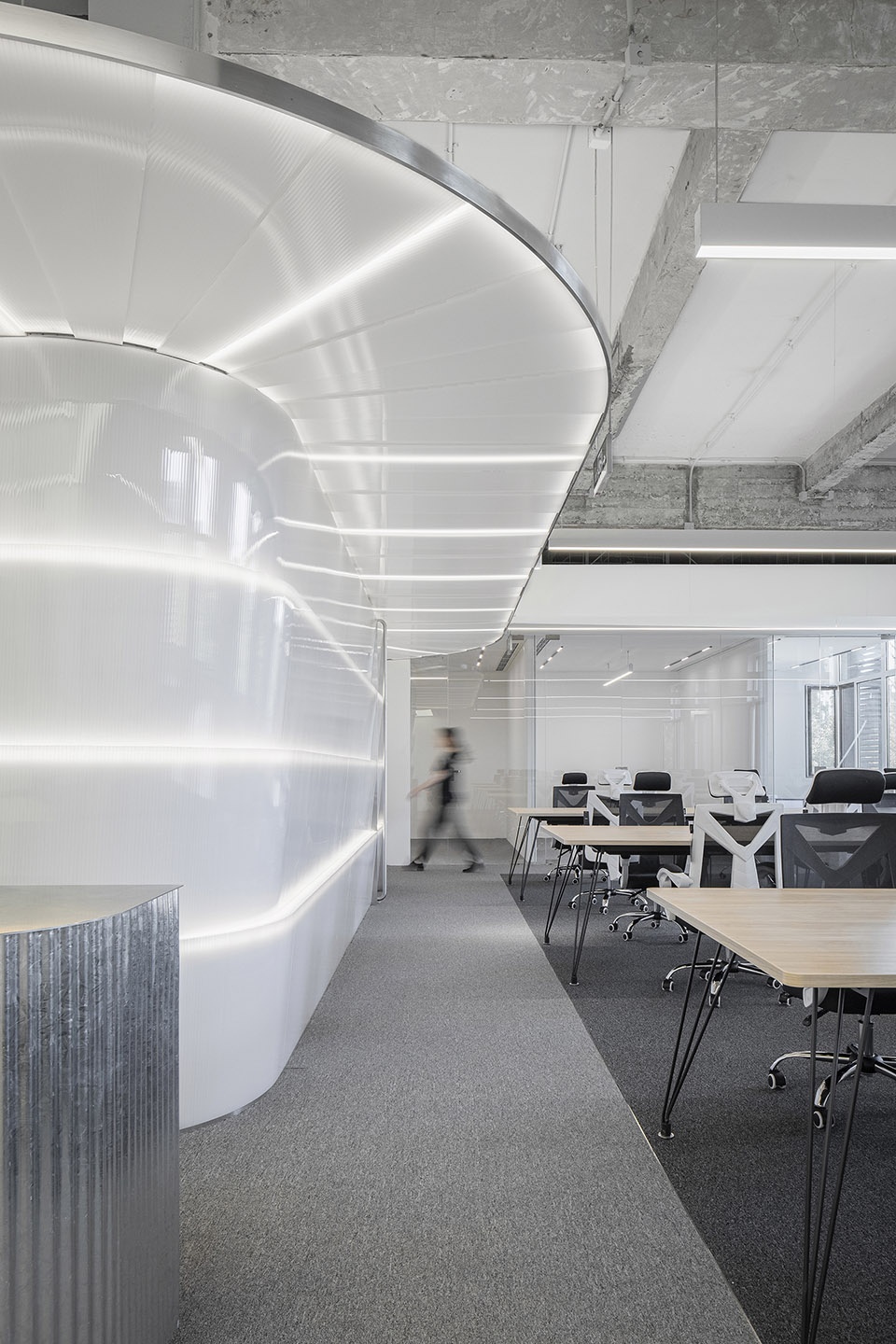 cyber white garden office space design for an advertising media firm beijing by ateliertree