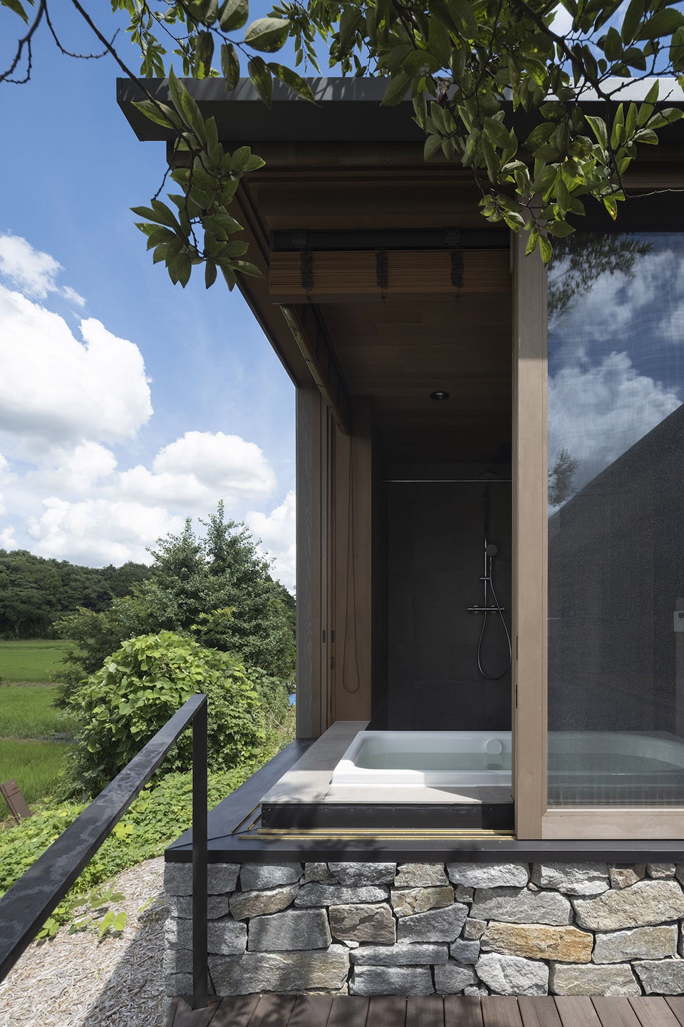 villa tsukuba japan by naoi architecture design office