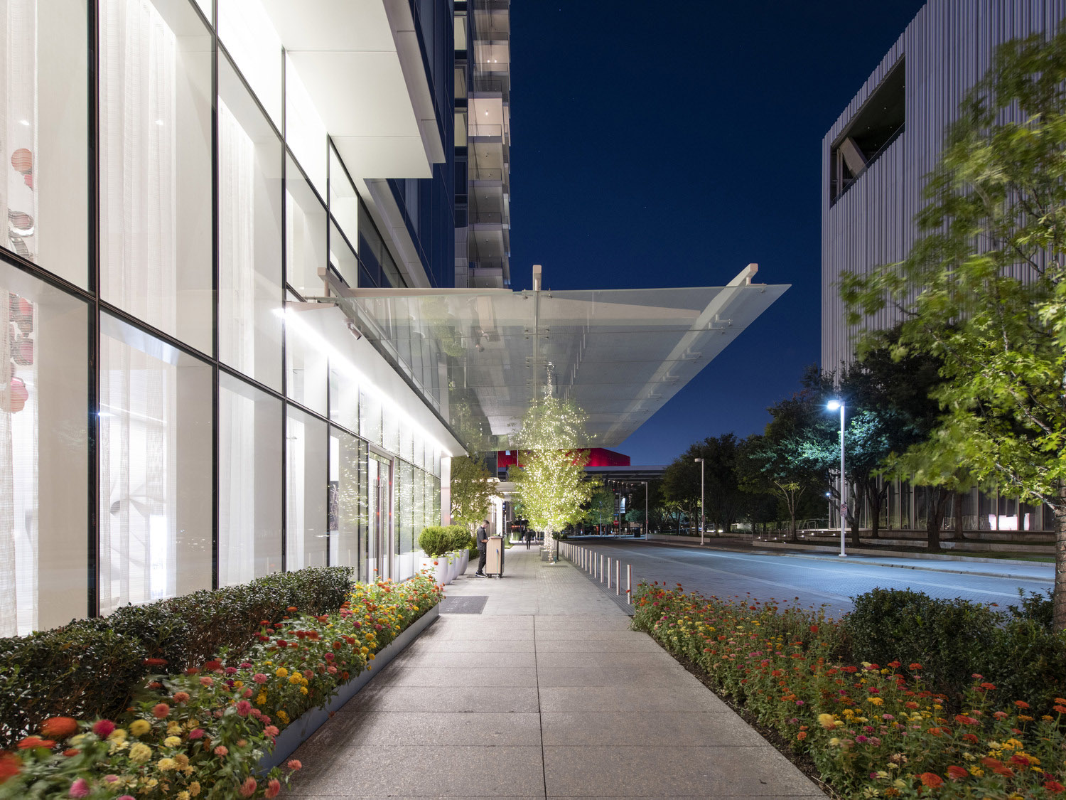 Hall Arts Hotel and Residences by HKS - 谷德设计网
