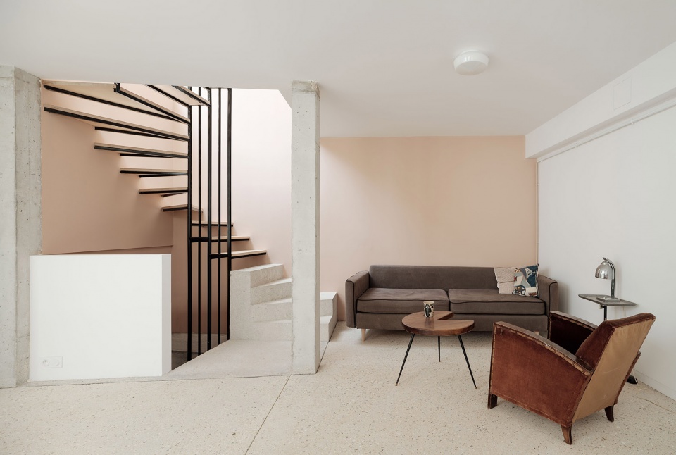 housing and ateliers in rue polonceau paris by yua studio darchitecture