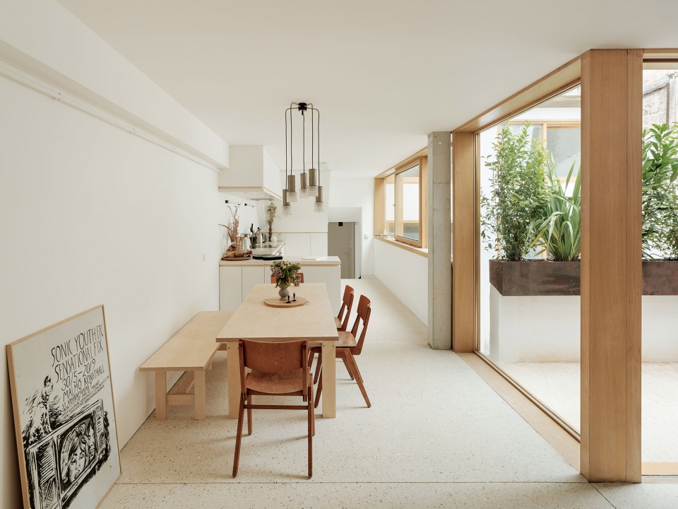 housing and ateliers in rue polonceau paris by yua studio darchitecture