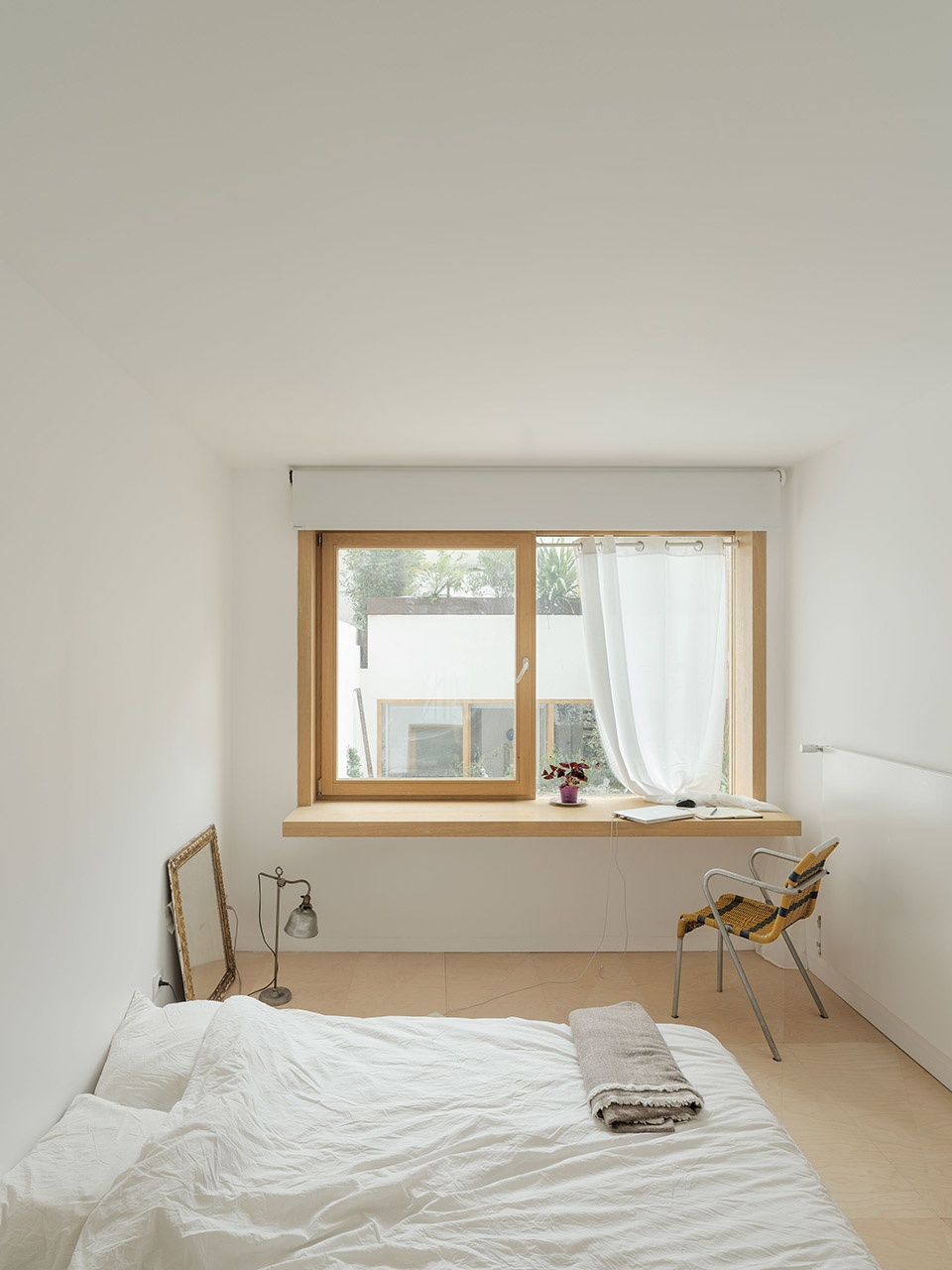 housing and ateliers in rue polonceau paris by yua studio darchitecture