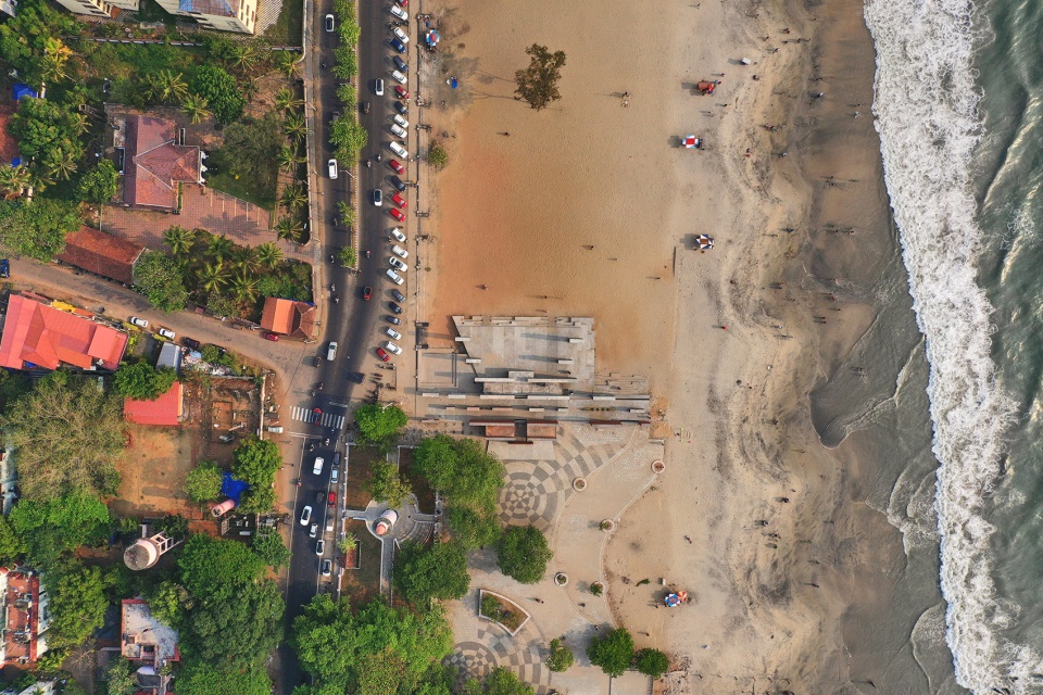 freedom square india by de earth architects
