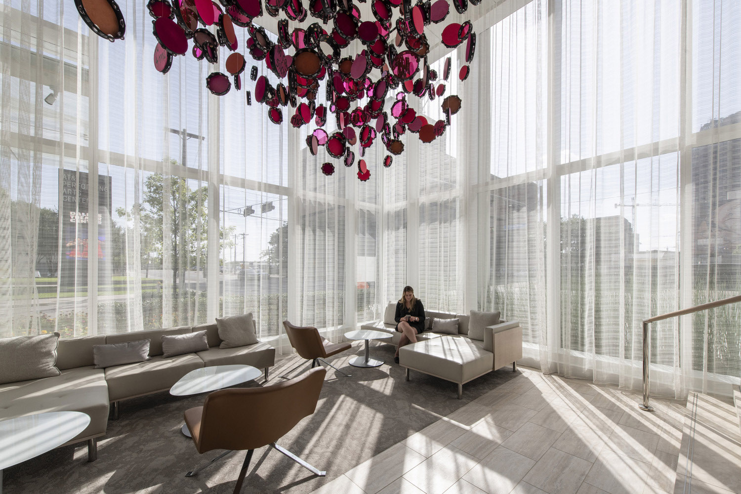 Hall Arts Hotel and Residences by HKS - 谷德设计网