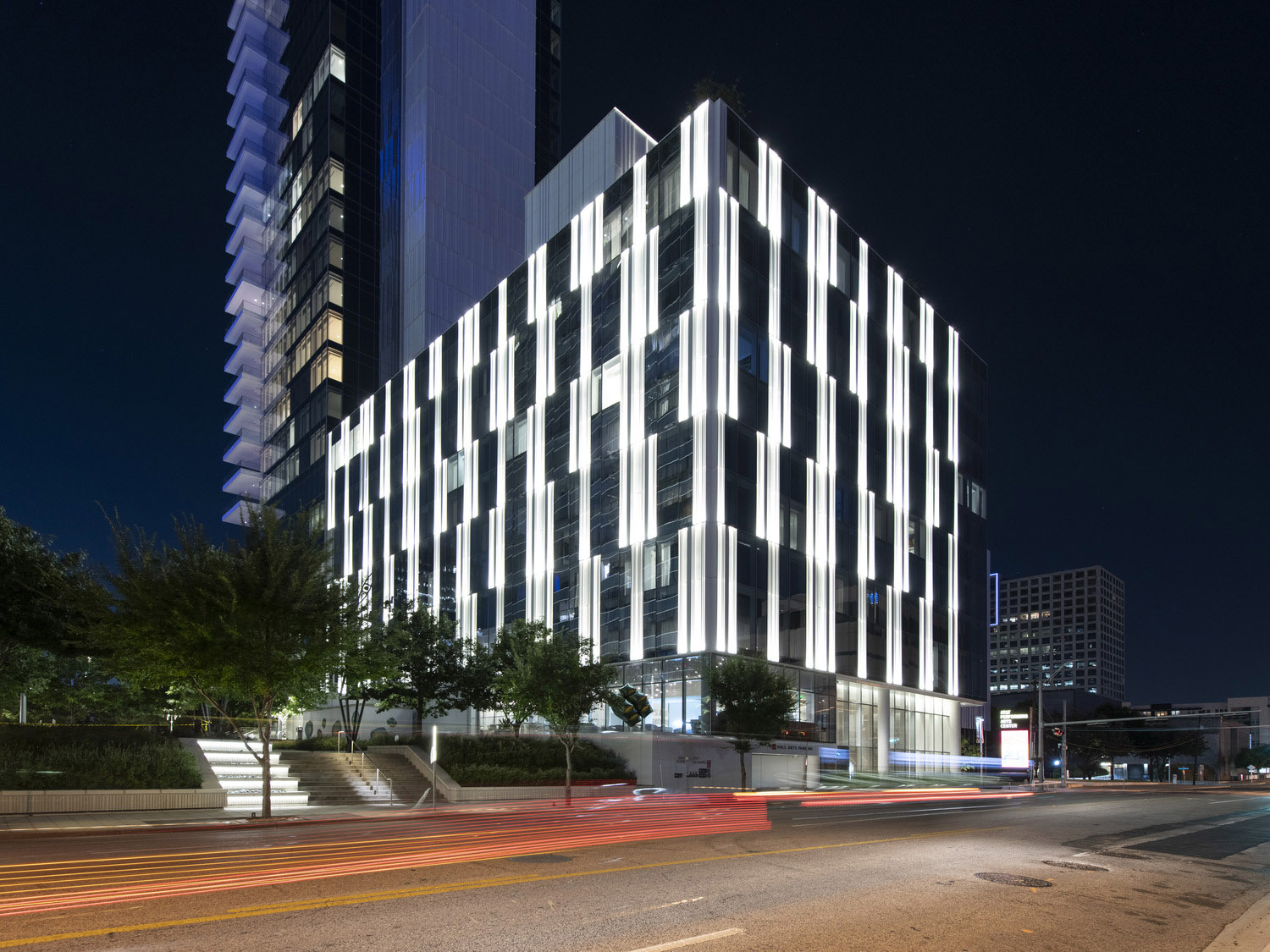 Hall Arts Hotel and Residences by HKS 谷德设计网