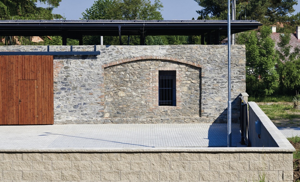 stodola 21 renovation czech by domyjinak architects10